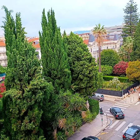 Spacious T2 Near The Historic Sites Of Appartement