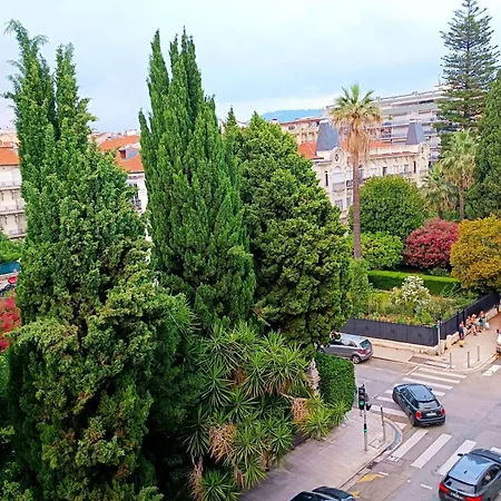 Spacious T2 Near The Historic Sites Of Apartman